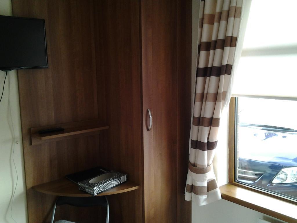 Gardenfield House Bed & Breakfast H91Vh02 ゴールウェイ エクステリア 写真